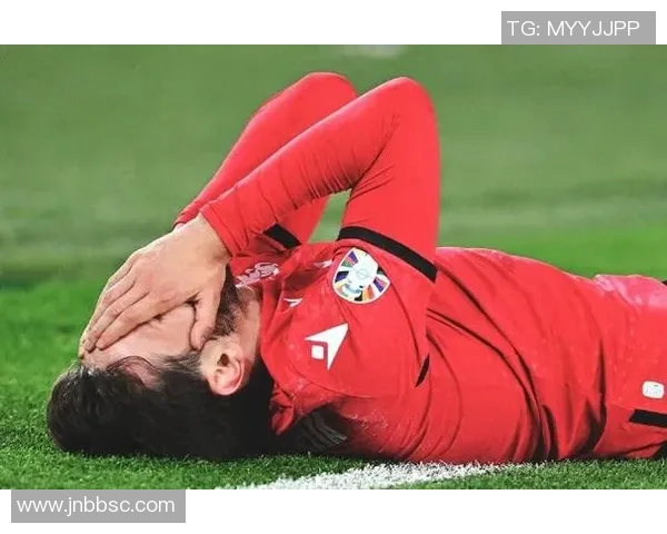 围绕史上最差足球球星展开的荒诞故事与球场尴尬瞬间揭秘