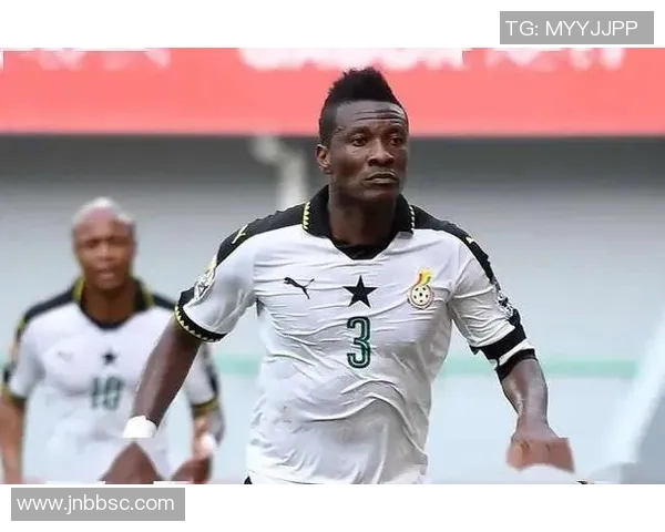 足球场上又黑又硬的球星是谁他的拼搏精神与独特魅力分析 足球场上又黑又硬的球星是谁他的拼搏精神与独特魅力分析